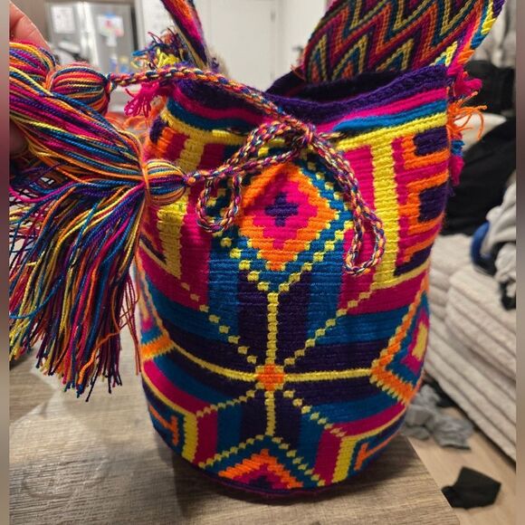 Wayuu Handmade Bucket Bag Vibrant Colors Drawstring - Picture 11 of 11